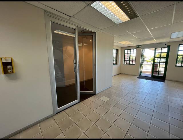232M² OFFICE TO LET IN CLAREMONT